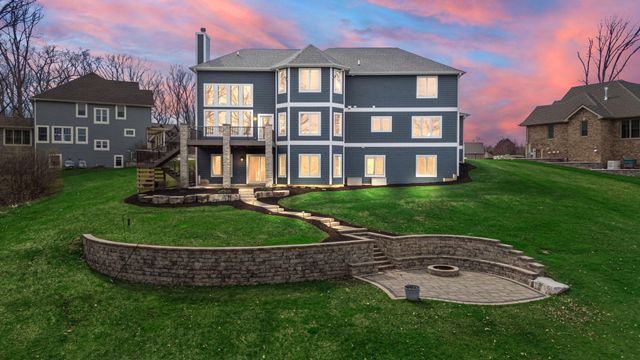 359 W Sandhurst Drive, Valparaiso, IN 46385