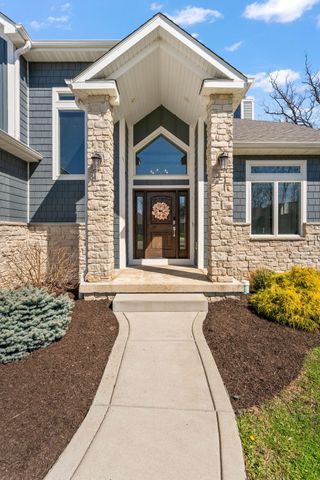 359 W Sandhurst Drive, Valparaiso, IN 46385