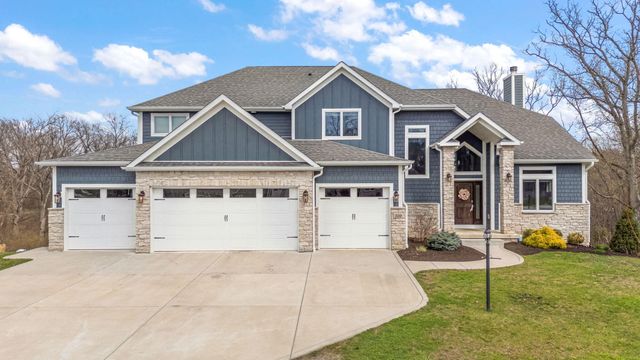 359 W Sandhurst Drive, Valparaiso, IN 46385