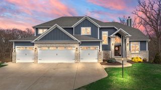359 W Sandhurst Drive, Valparaiso, IN 46385