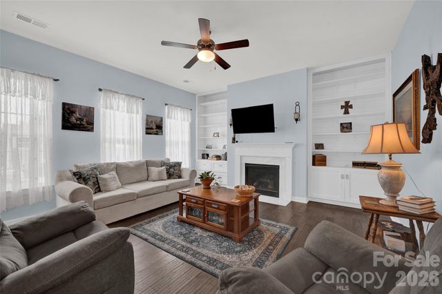 11216 Vanguard Parkway 395, Huntersville, NC 28078