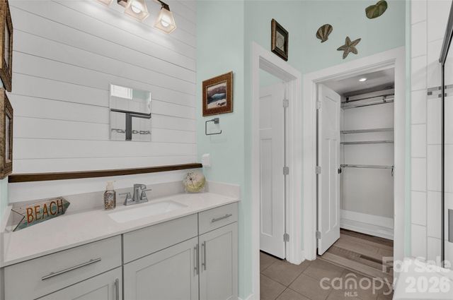 11216 Vanguard Parkway 395, Huntersville, NC 28078