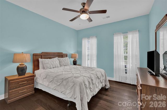 11216 Vanguard Parkway 395, Huntersville, NC 28078