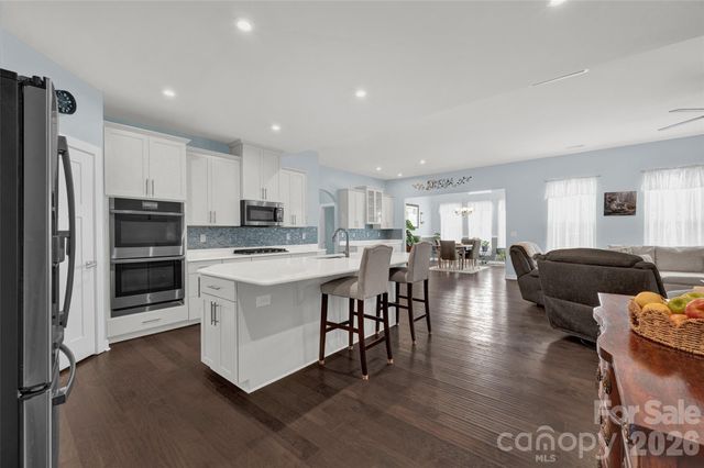 11216 Vanguard Parkway 395, Huntersville, NC 28078