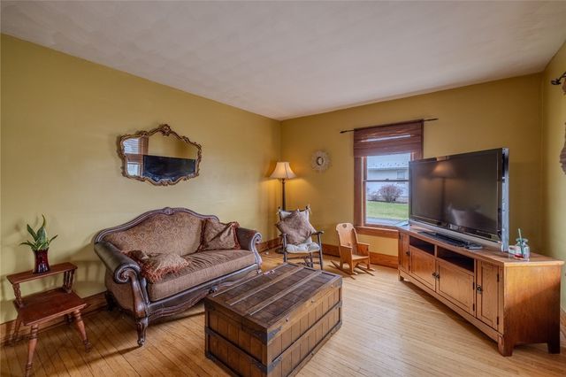 54 Chapel Street, Seneca Falls, NY 13148