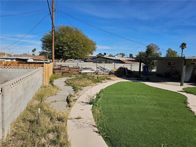 1074 King Richard Avenue, Las Vegas, NV 89119