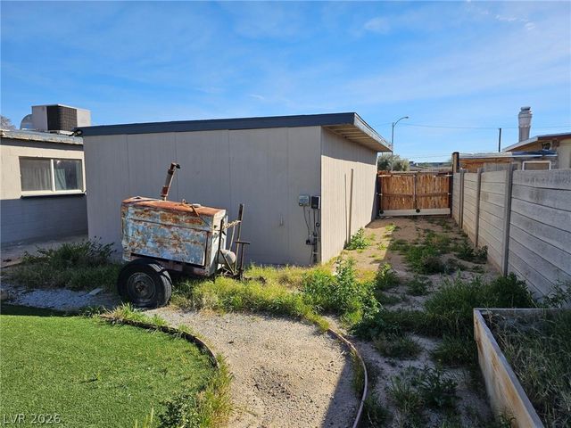 1074 King Richard Avenue, Las Vegas, NV 89119