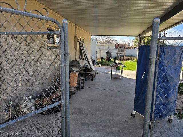 1074 King Richard Avenue, Las Vegas, NV 89119