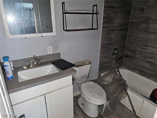 1074 King Richard Avenue, Las Vegas, NV 89119