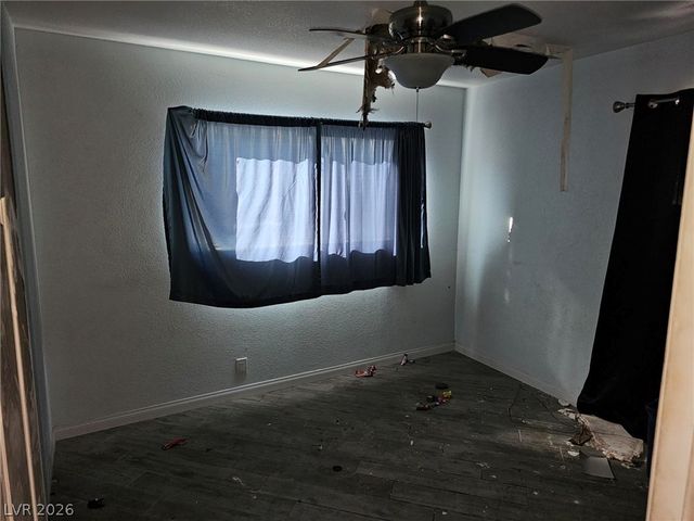 1074 King Richard Avenue, Las Vegas, NV 89119