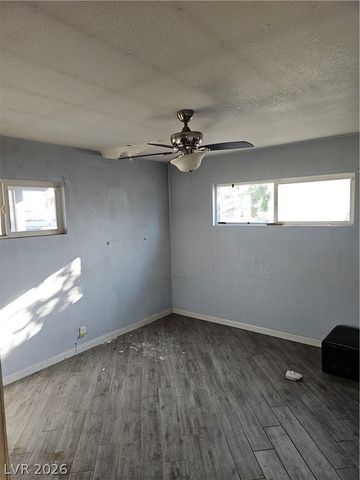 1074 King Richard Avenue, Las Vegas, NV 89119