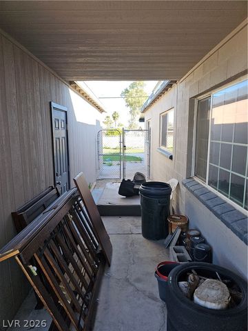 1074 King Richard Avenue, Las Vegas, NV 89119