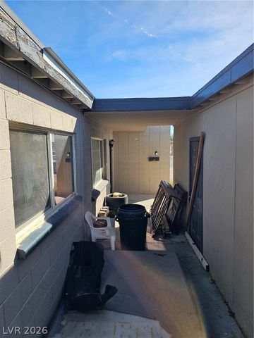 1074 King Richard Avenue, Las Vegas, NV 89119