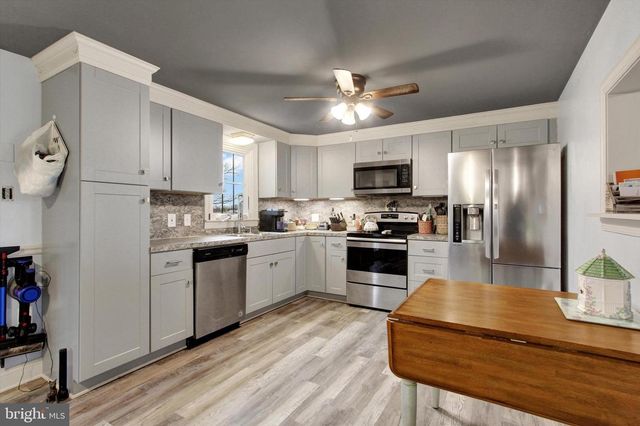 16 SEDGWICK DR, East Berlin, PA 17316