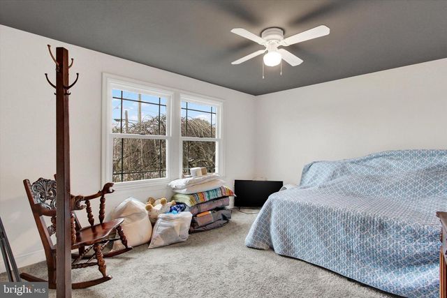 16 SEDGWICK DR, East Berlin, PA 17316