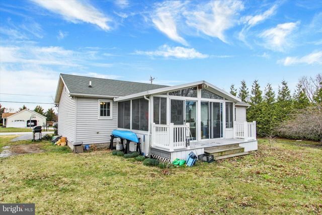 16 SEDGWICK DR, East Berlin, PA 17316