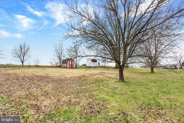 16 SEDGWICK DR, East Berlin, PA 17316