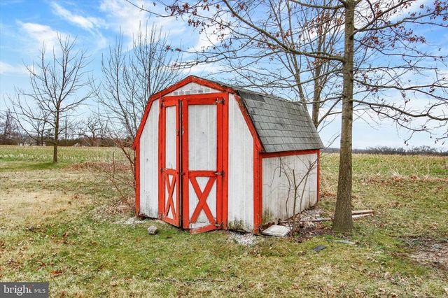 16 SEDGWICK DR, East Berlin, PA 17316