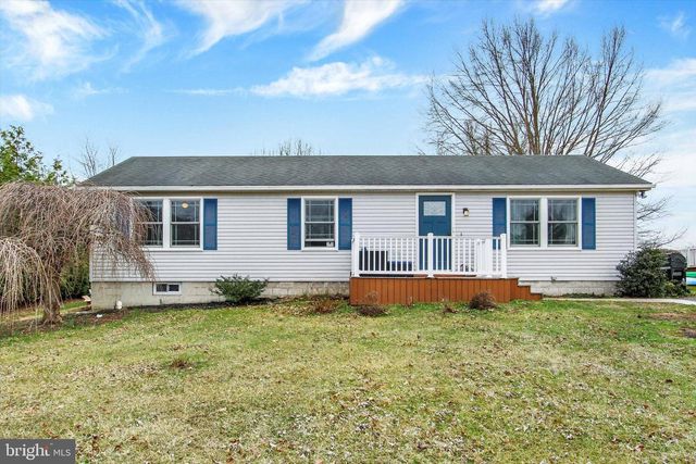 16 SEDGWICK DR, East Berlin, PA 17316