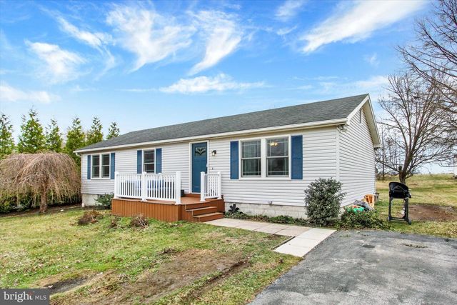 16 SEDGWICK DR, East Berlin, PA 17316