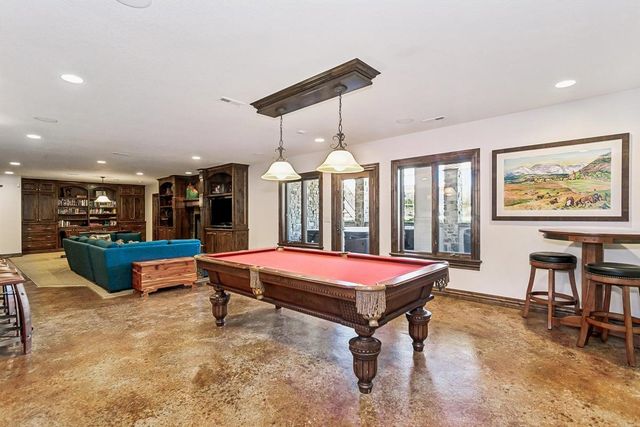 1302 E Bluestem Ct, Andover, KS 67002