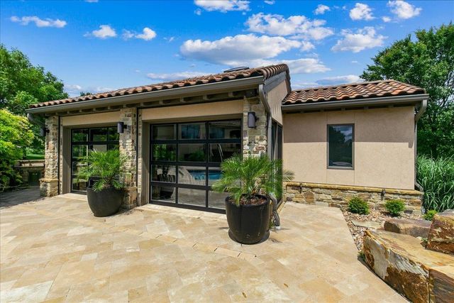 1302 E Bluestem Ct, Andover, KS 67002