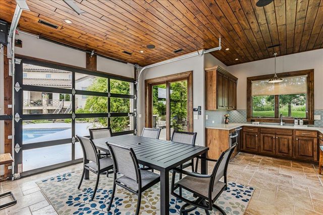 1302 E Bluestem Ct, Andover, KS 67002