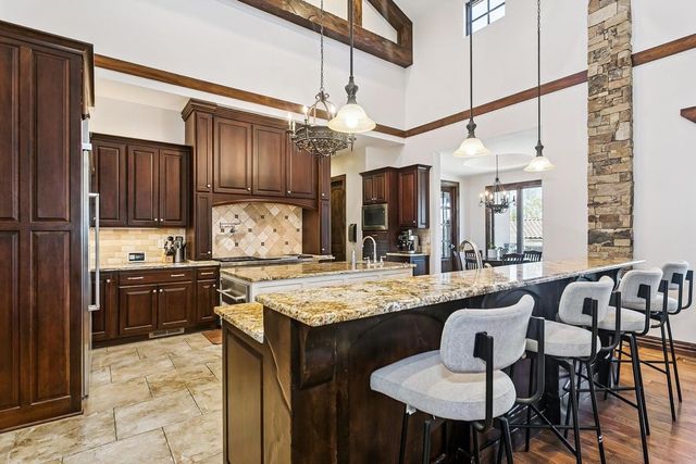 1302 E Bluestem Ct, Andover, KS 67002