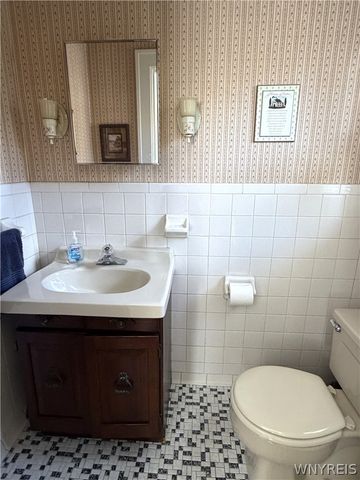 559 Willow St, Lockport City, NY 14094