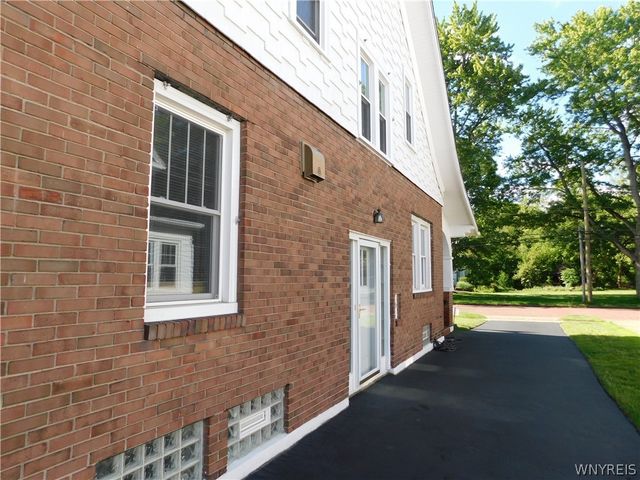 559 Willow St, Lockport City, NY 14094
