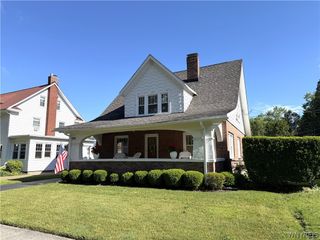 559 Willow St, Lockport City, NY 14094