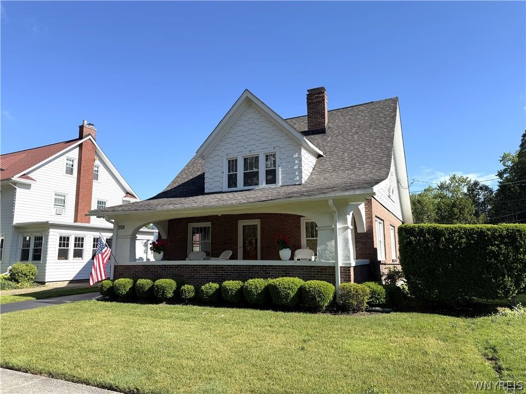 559 Willow St, Lockport City, NY 14094