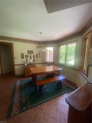 101 Crescent DR, Franklin, VA 23851