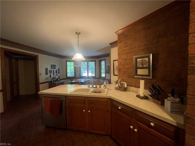 101 Crescent DR, Franklin, VA 23851