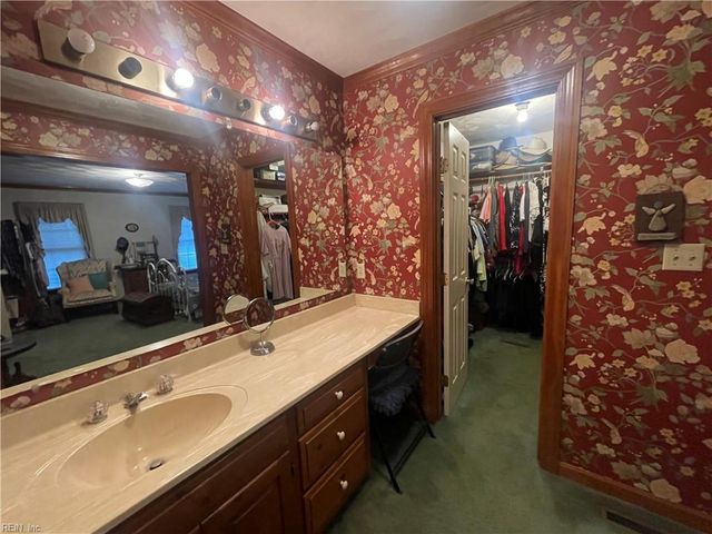 101 Crescent DR, Franklin, VA 23851