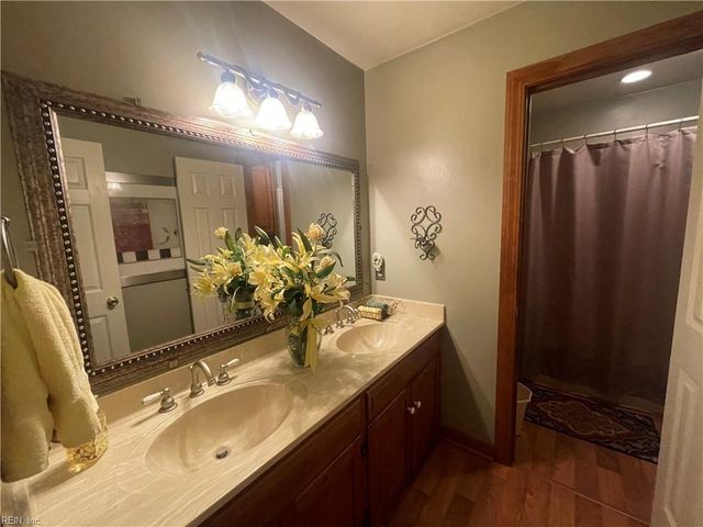 101 Crescent DR, Franklin, VA 23851