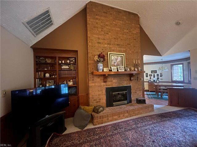101 Crescent DR, Franklin, VA 23851