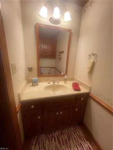 101 Crescent DR, Franklin, VA 23851