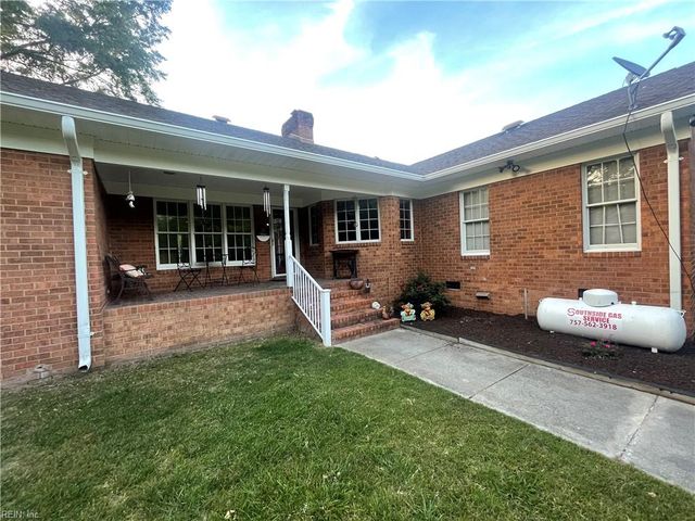 101 Crescent DR, Franklin, VA 23851