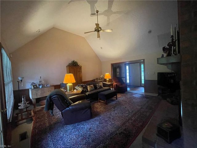 101 Crescent DR, Franklin, VA 23851