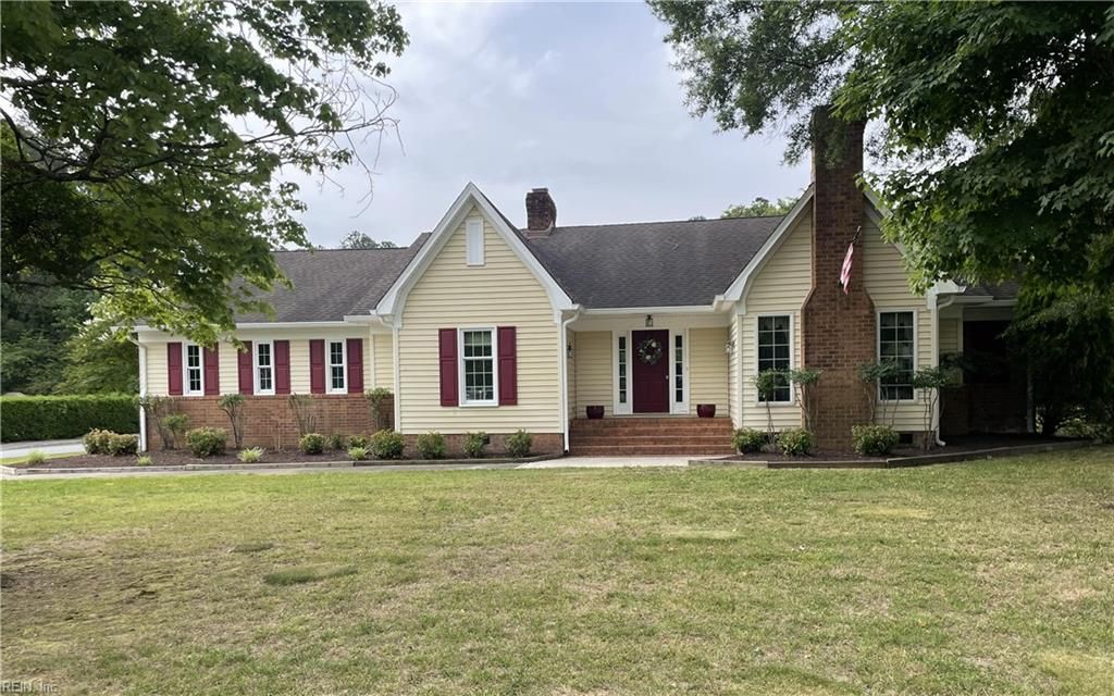 101 Crescent DR, Franklin, VA 23851