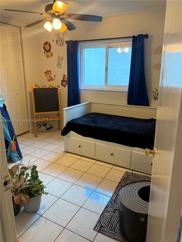 6270 SW 8th Pl, North Lauderdale, FL 33068