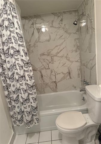 6270 SW 8th Pl, North Lauderdale, FL 33068