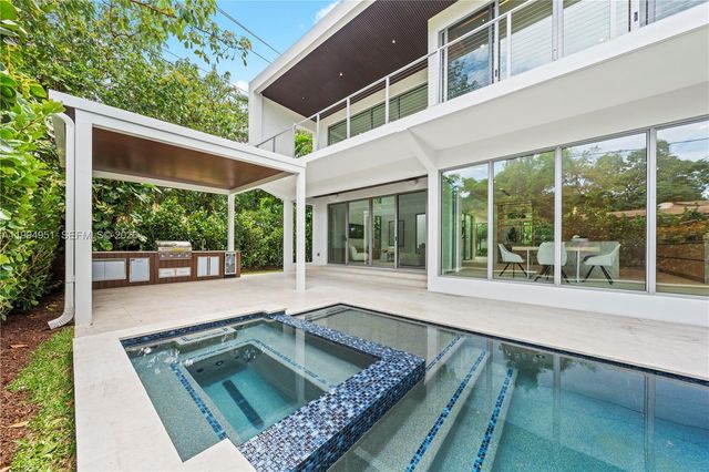 4125 NW 5th Ave, Miami, FL 33127
