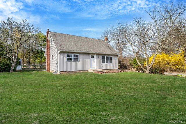 33 Harts Road, East Moriches, NY 11940
