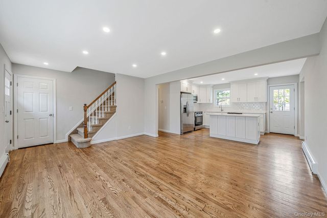 33 Harts Road, East Moriches, NY 11940