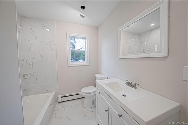 33 Harts Road, East Moriches, NY 11940