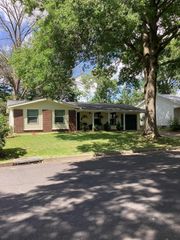 113 E EL CORTEZ DR, Columbia, MO 65203