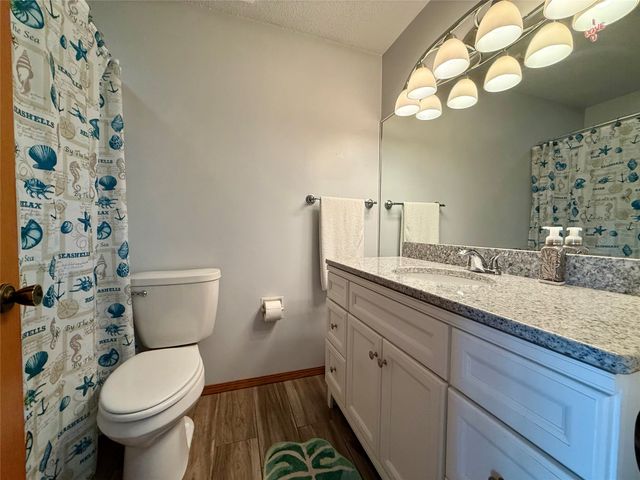 4506 Palm Avenue, Des Moines, IA 50310