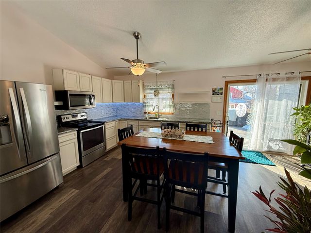 4506 Palm Avenue, Des Moines, IA 50310